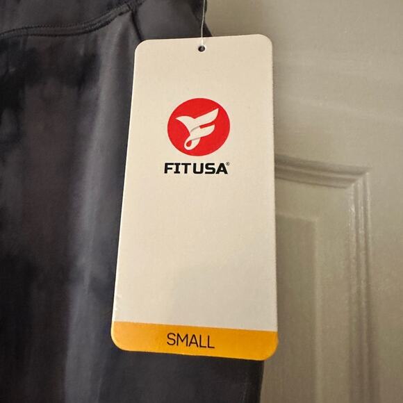 🍷NWT Fit USA great abstractly printed jogger pants size smal - Picture 4 of 6